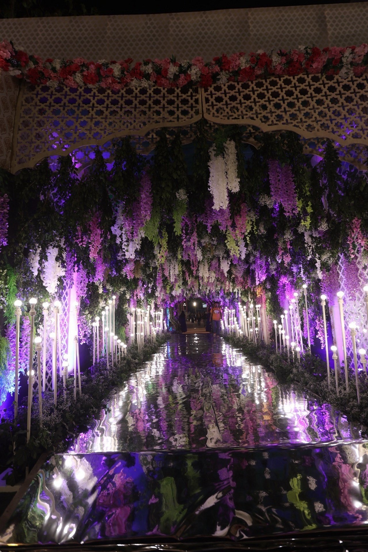 Divinity Pavilion, Lake Town — view 4
